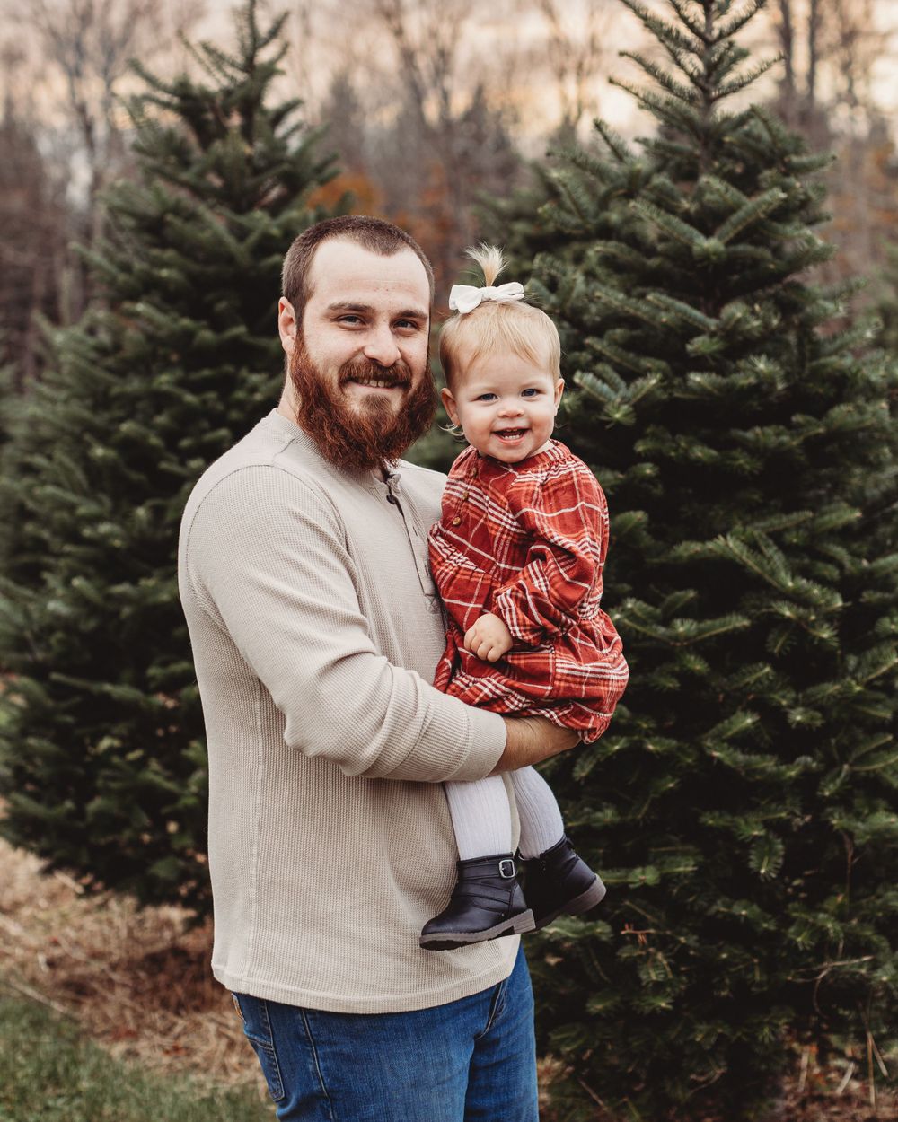 Professional family photo - tree farm edition