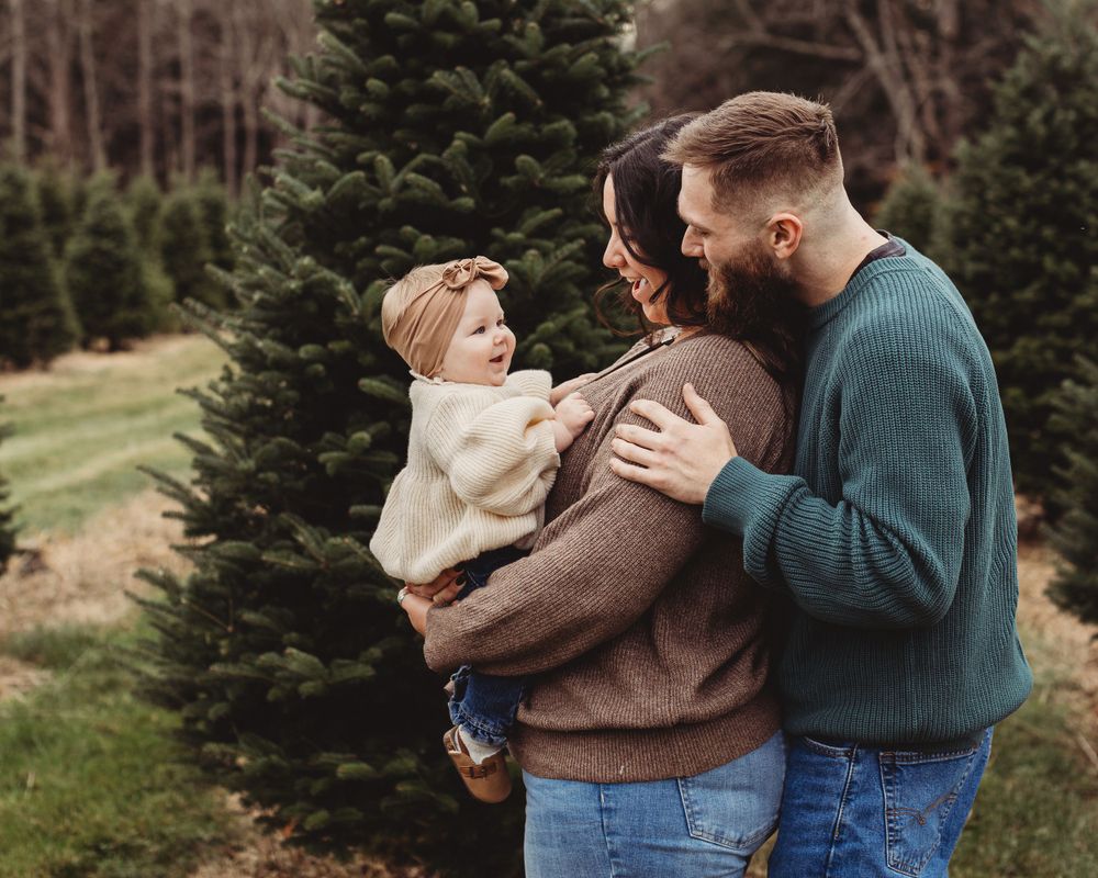 Professional family photo - tree farm edition