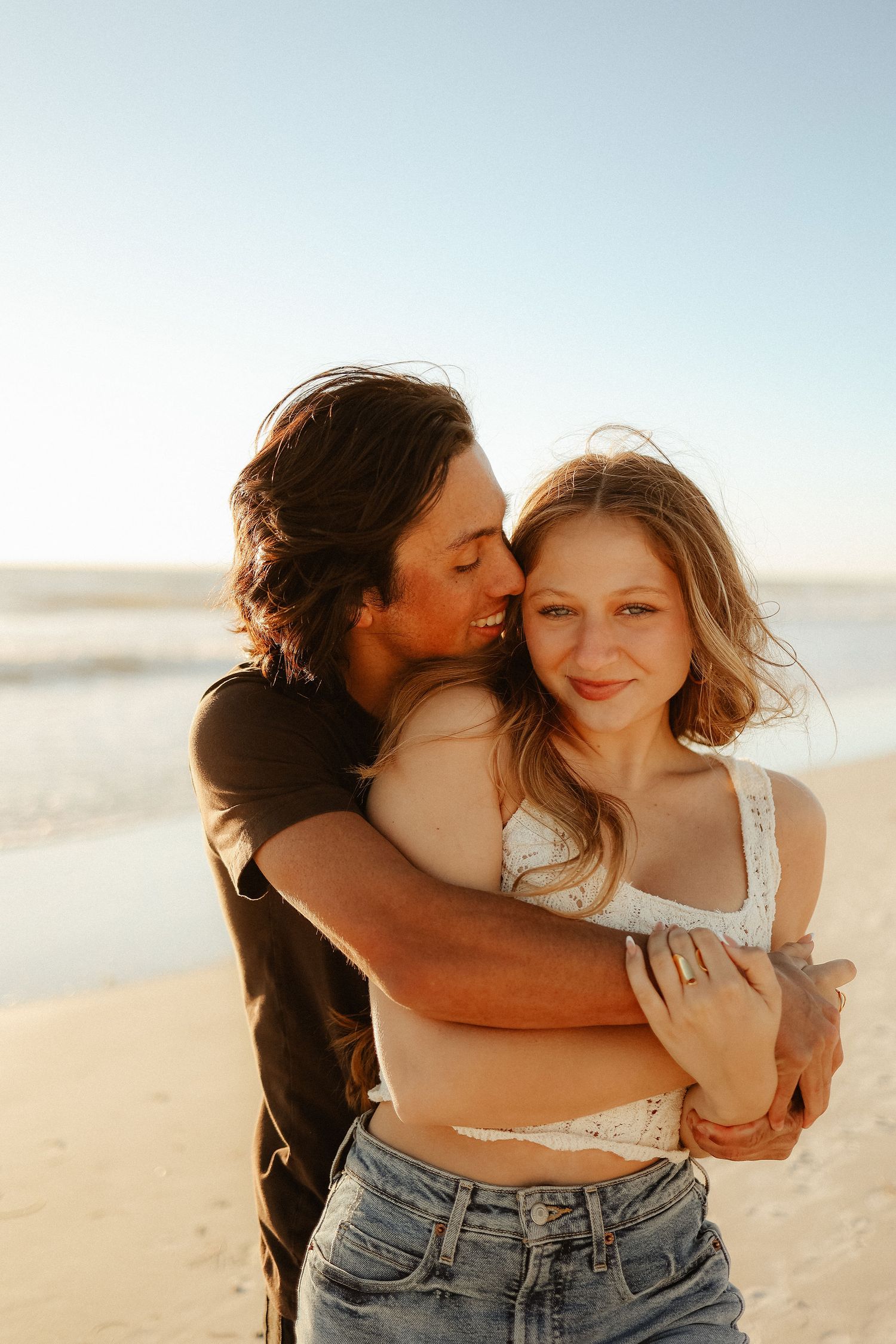 WHAT TO WEAR FOR ENGAGEMENT PHOTO SESSION IN TAMPA FLORIDA