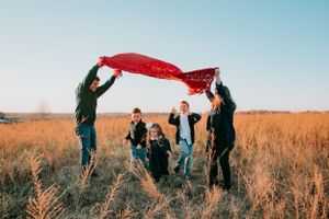 Springfield, MO photographer and designer. Family Session or creative portrait.
