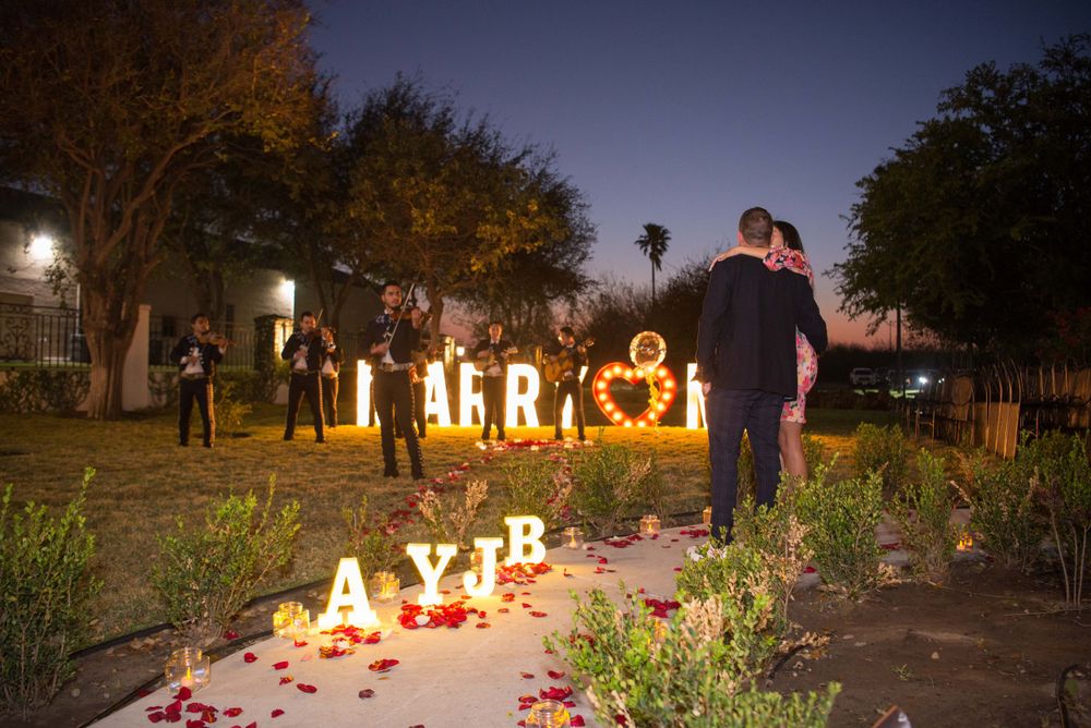 surprise engagement proposal. Hacienda Las Mariposas. McAllen, Texas. Wedding photographer