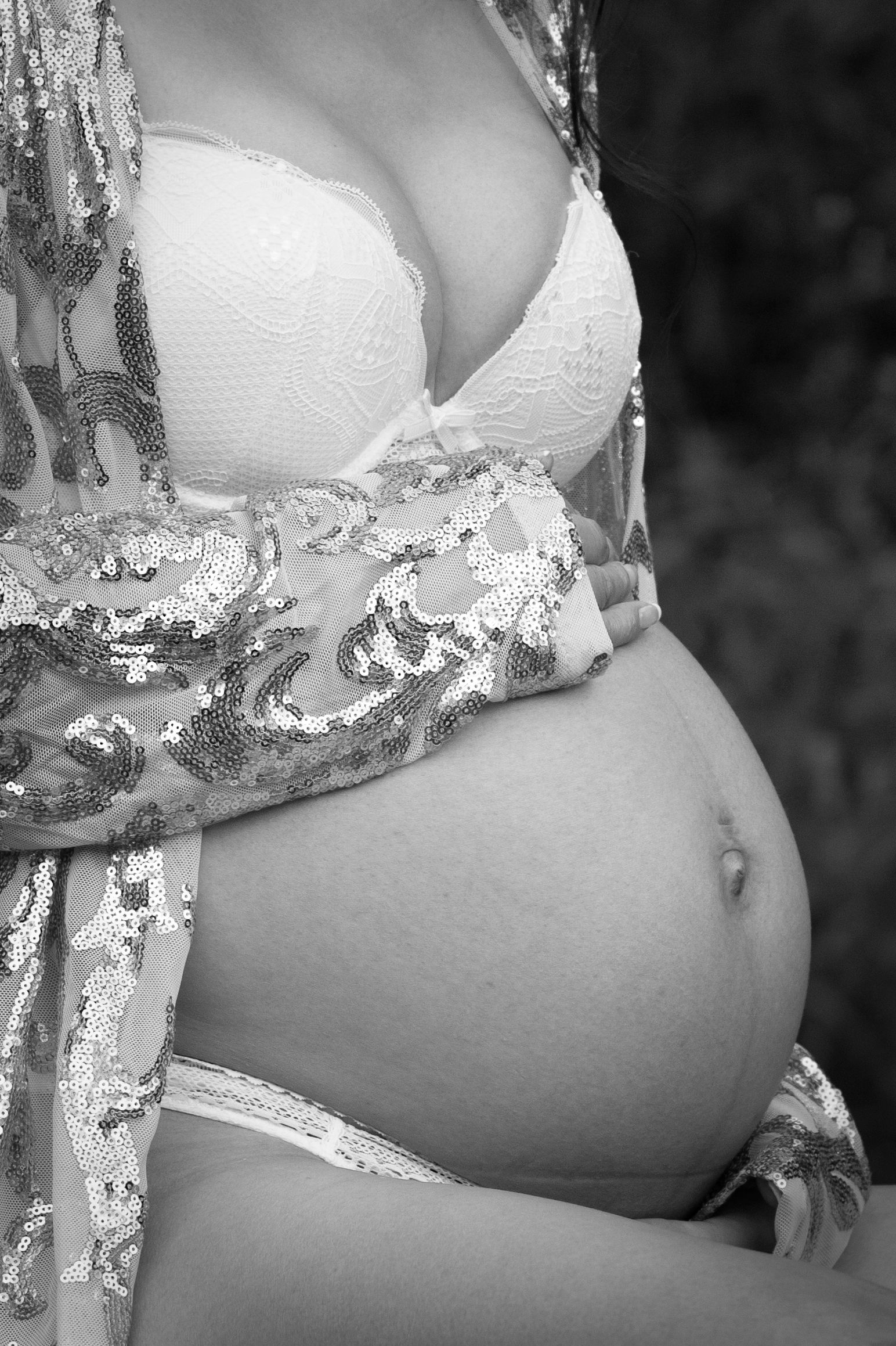 Outdoor maternity boudoir photoshoot Rocksberg Creek
