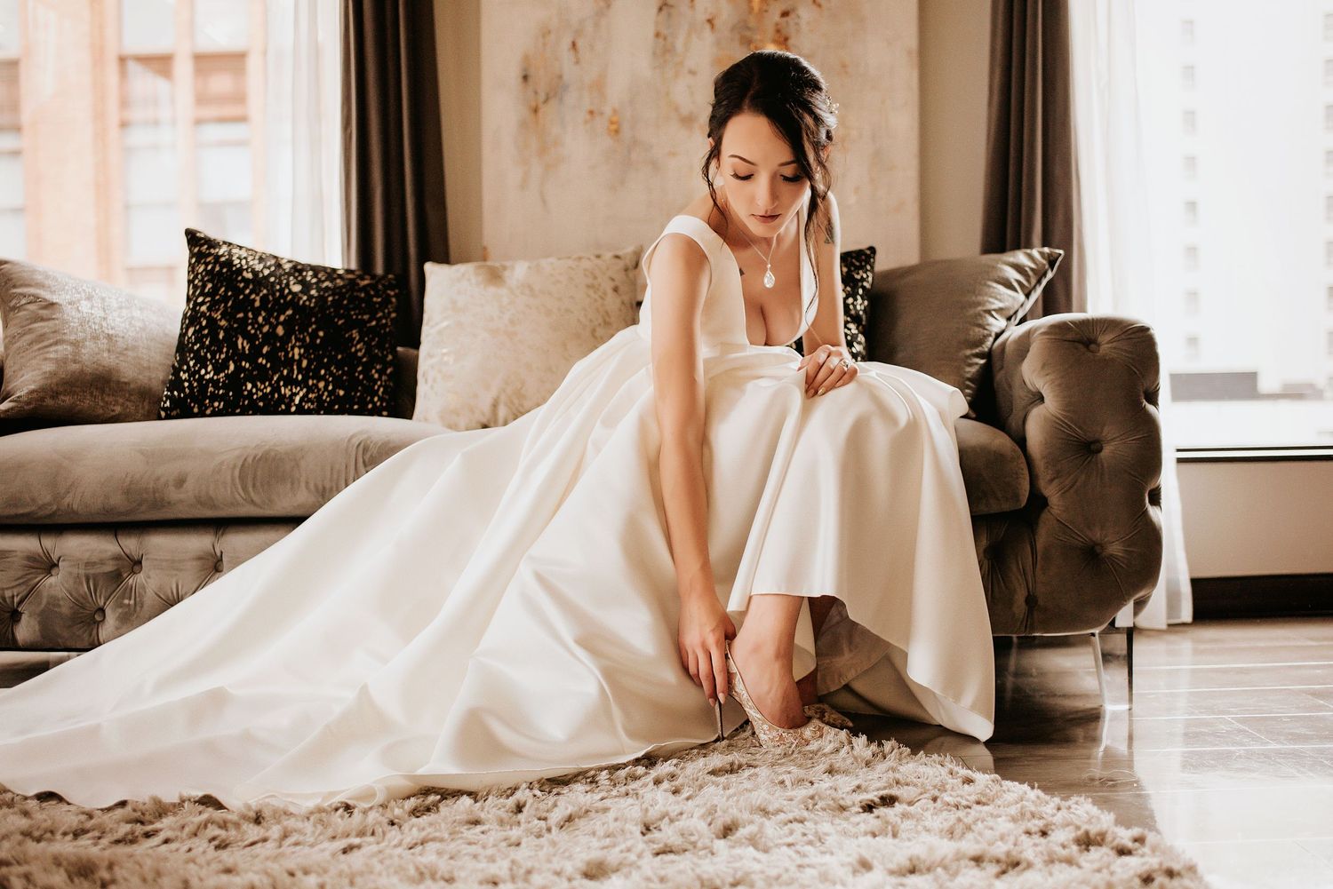 bride getting ready photos