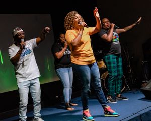 Praise and worship images