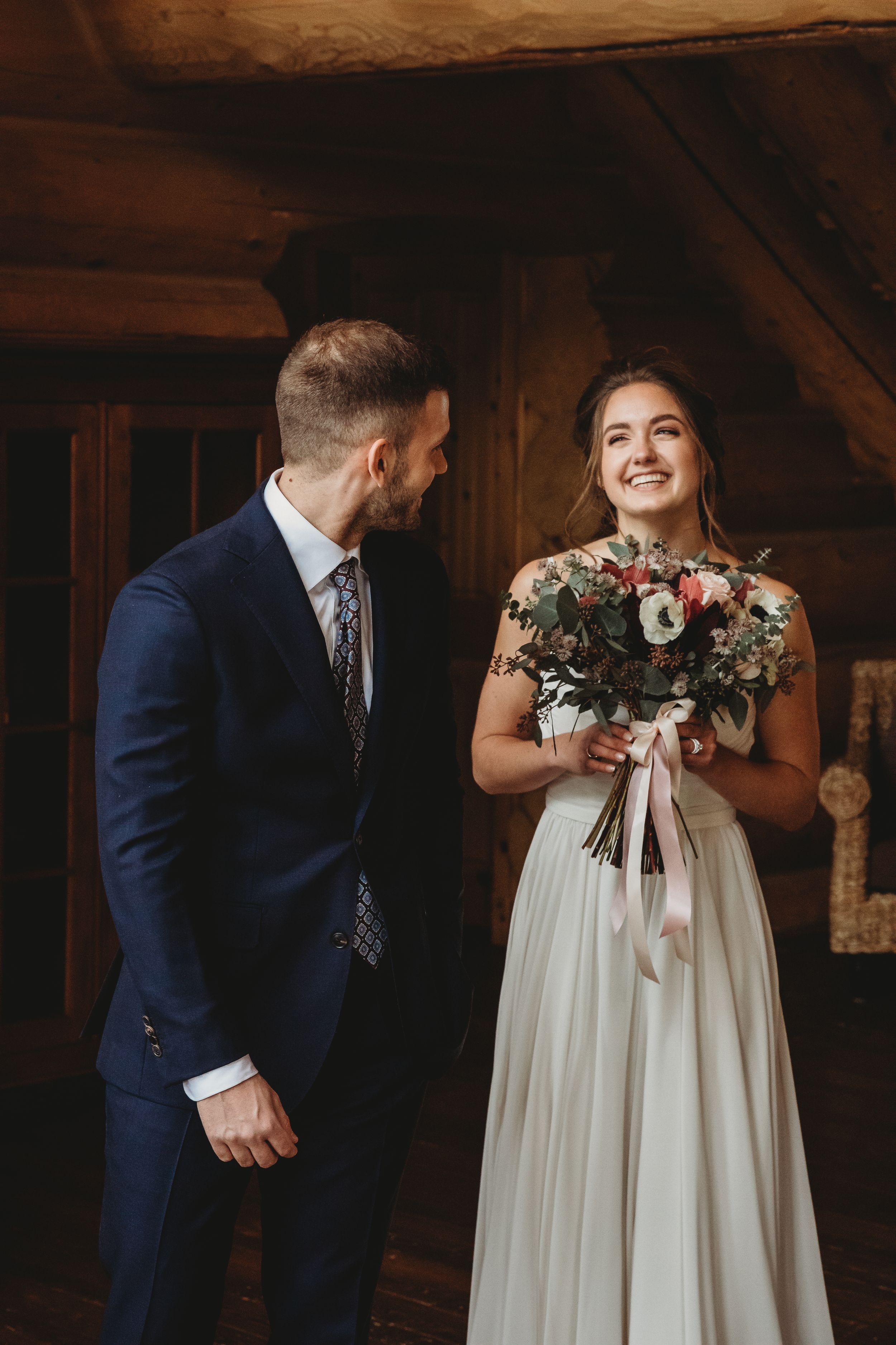 intimate-wedding-timeline-ideas-candid-montreal-wedding