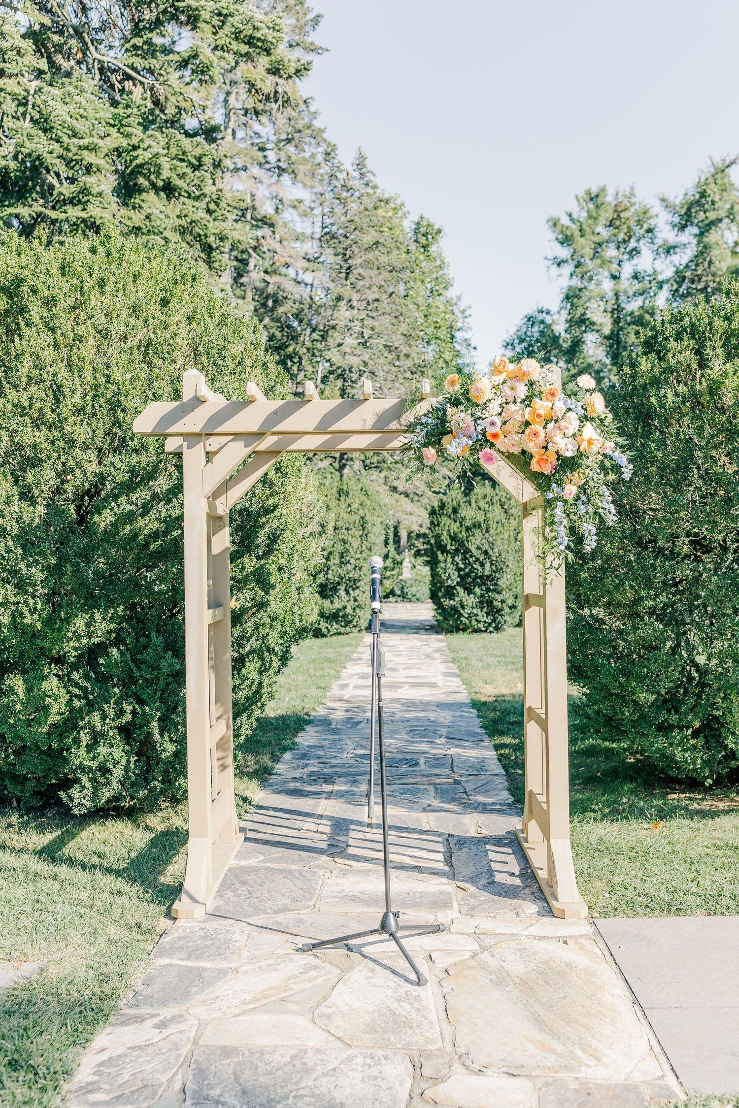 RUST MANOR HOUSE LEESBURG VIRGINIA WEDDING PICTURES CEREMONY