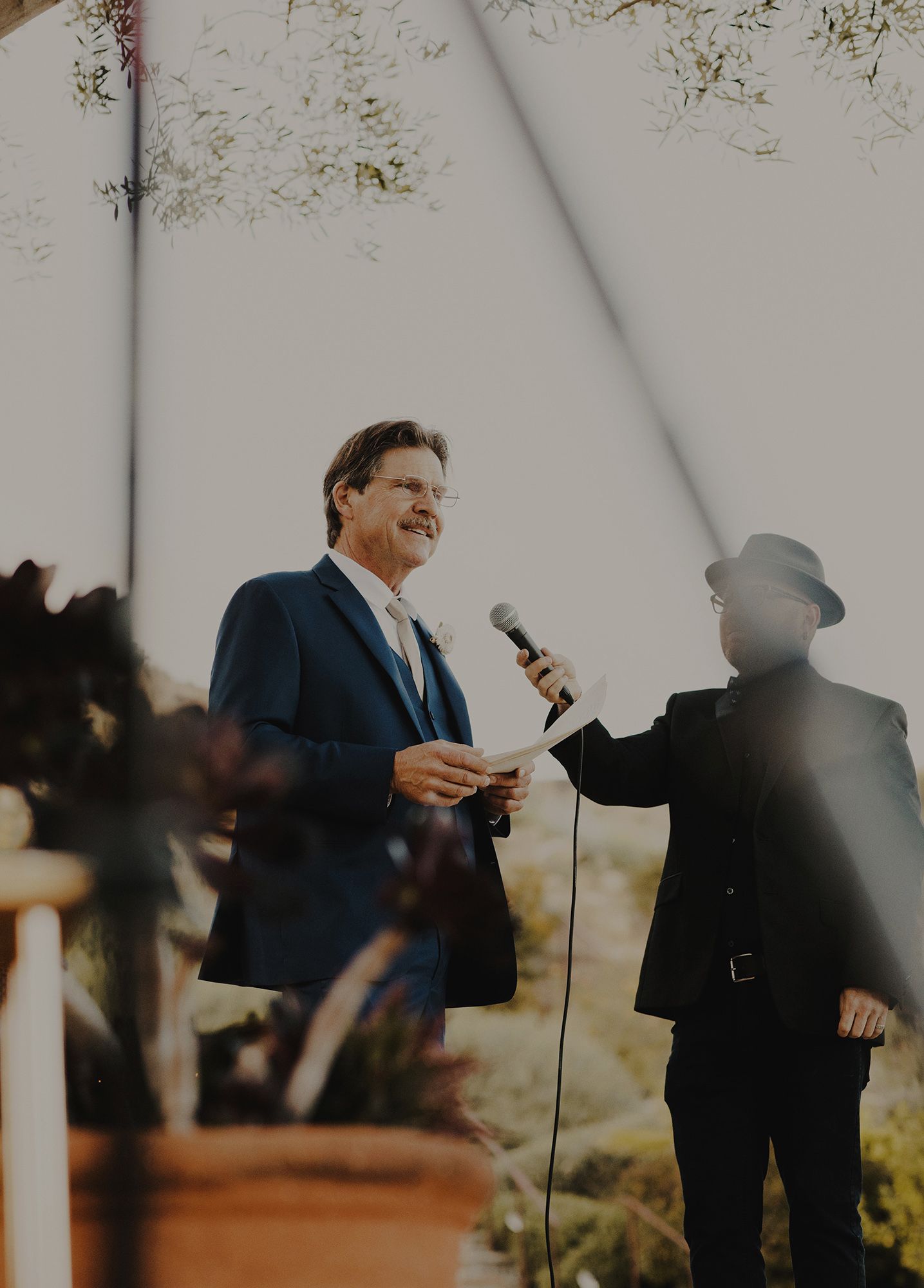 E Noelle Photography backyard wedding in Hidden Hills Los Angeles, father of the bride speech