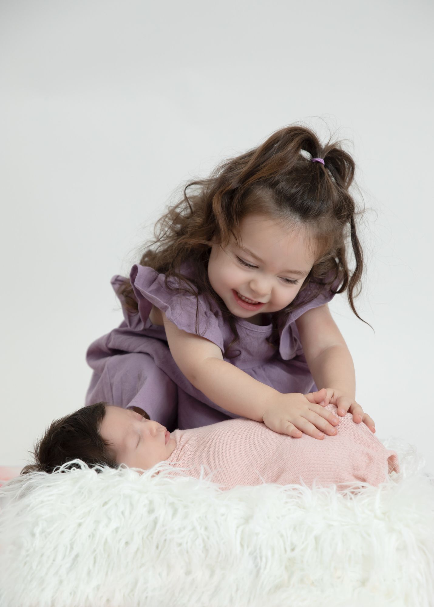 Newborn Photography - Sibling Photo  - Dawn Talia Photography - Port Chester, NY