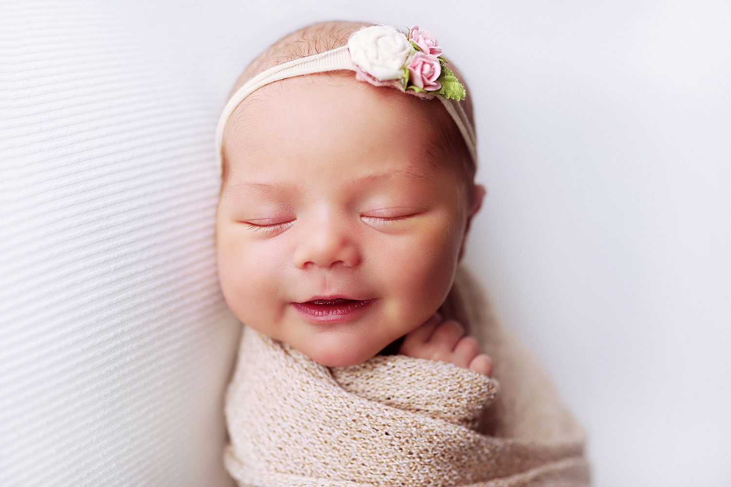 baby smiles, newborn photo smiles, newborn smile, utah newborn photographer