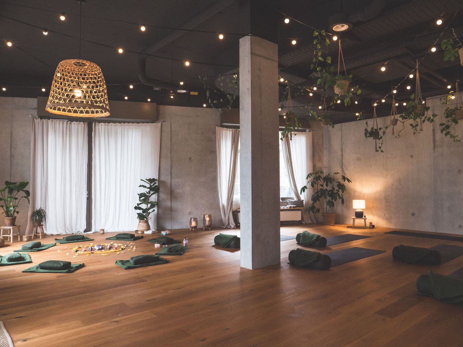 Marcela Diaz, företagsyoga, yinyoga, stretcha, företagsklass, yoga, yogaklass