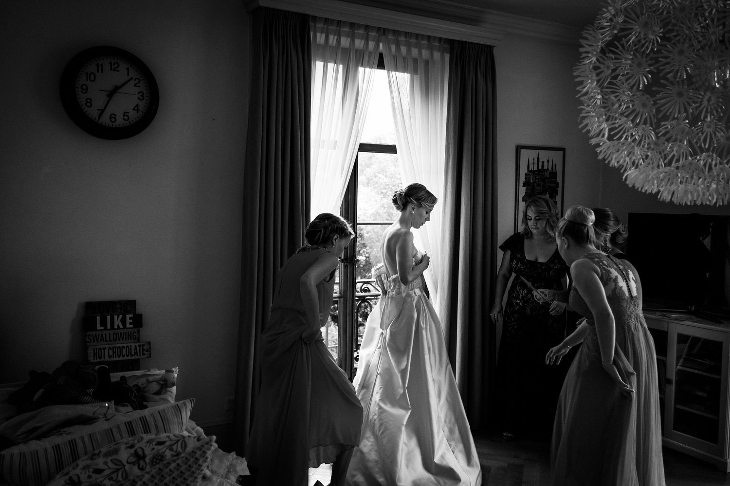 TLOOK photographe de mariage de style documentaire, préparatifs de la mariée