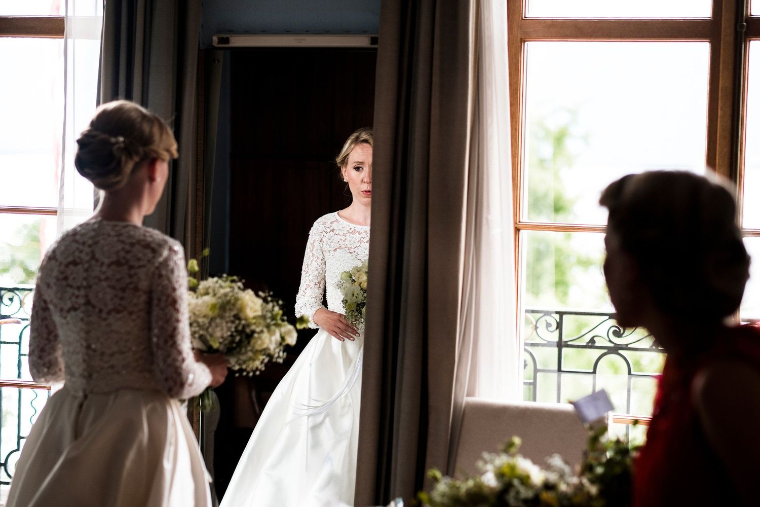 TLOOK photographe de mariage de style documentaire, préparatifs de la mariée