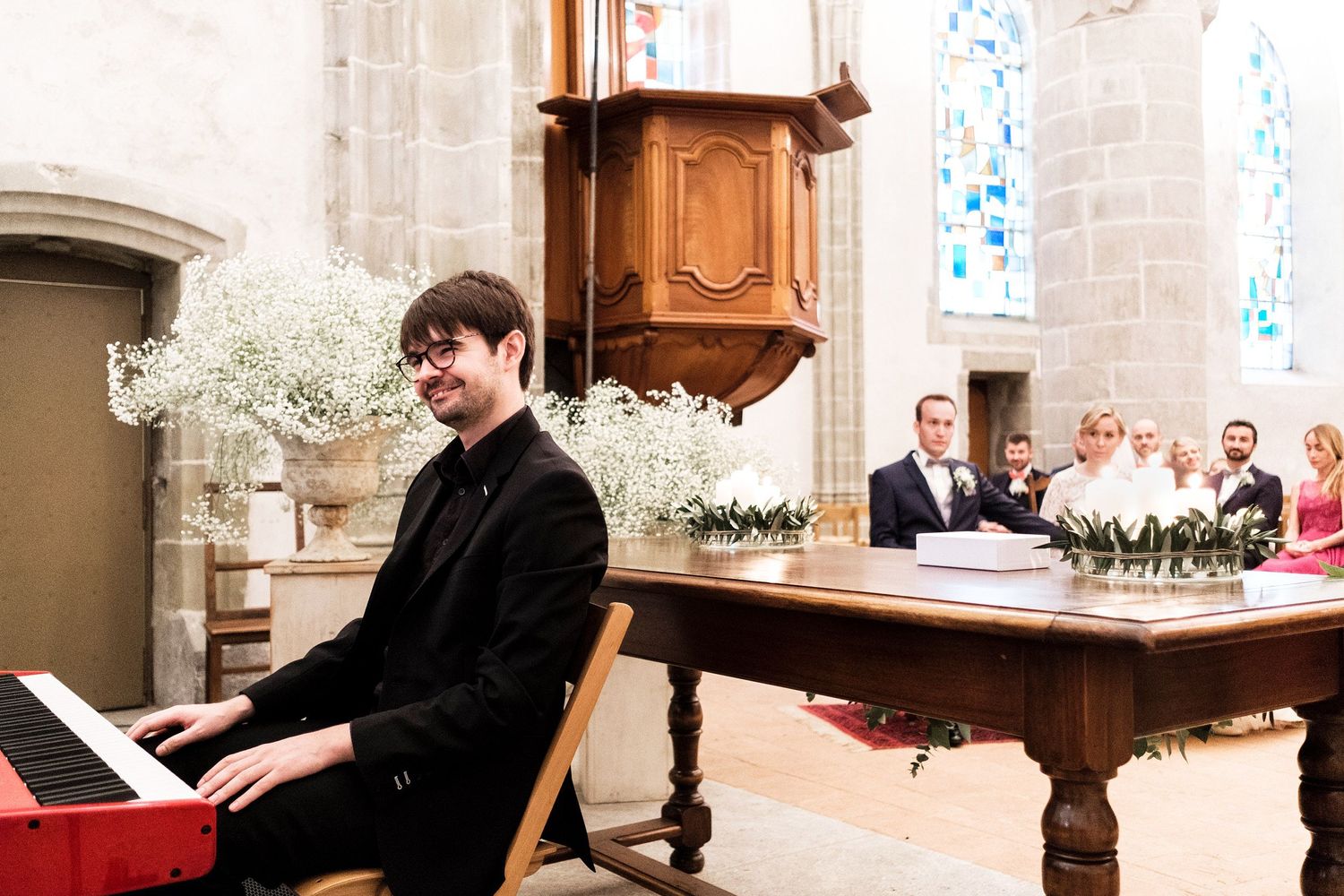 TLOOK photographe de mariage de style documentaire, Temple Saint-Vincent de montreux cérémonie religieuse