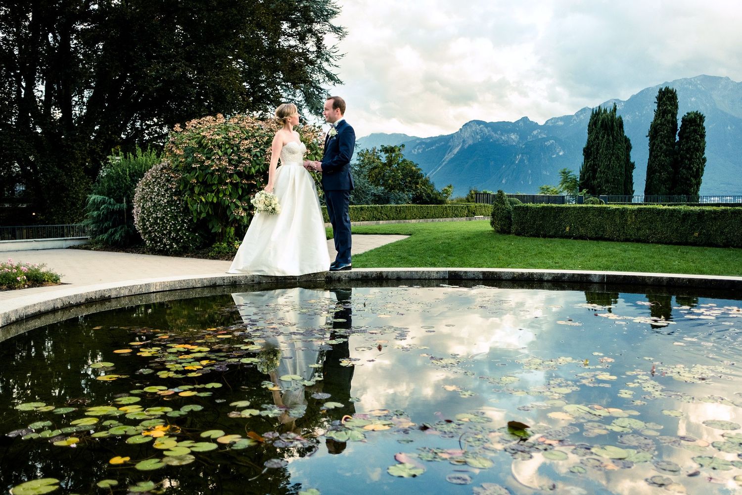TLOOK photographe de mariage de style documentaire, Montreux Palace soirée portraits des mariés
