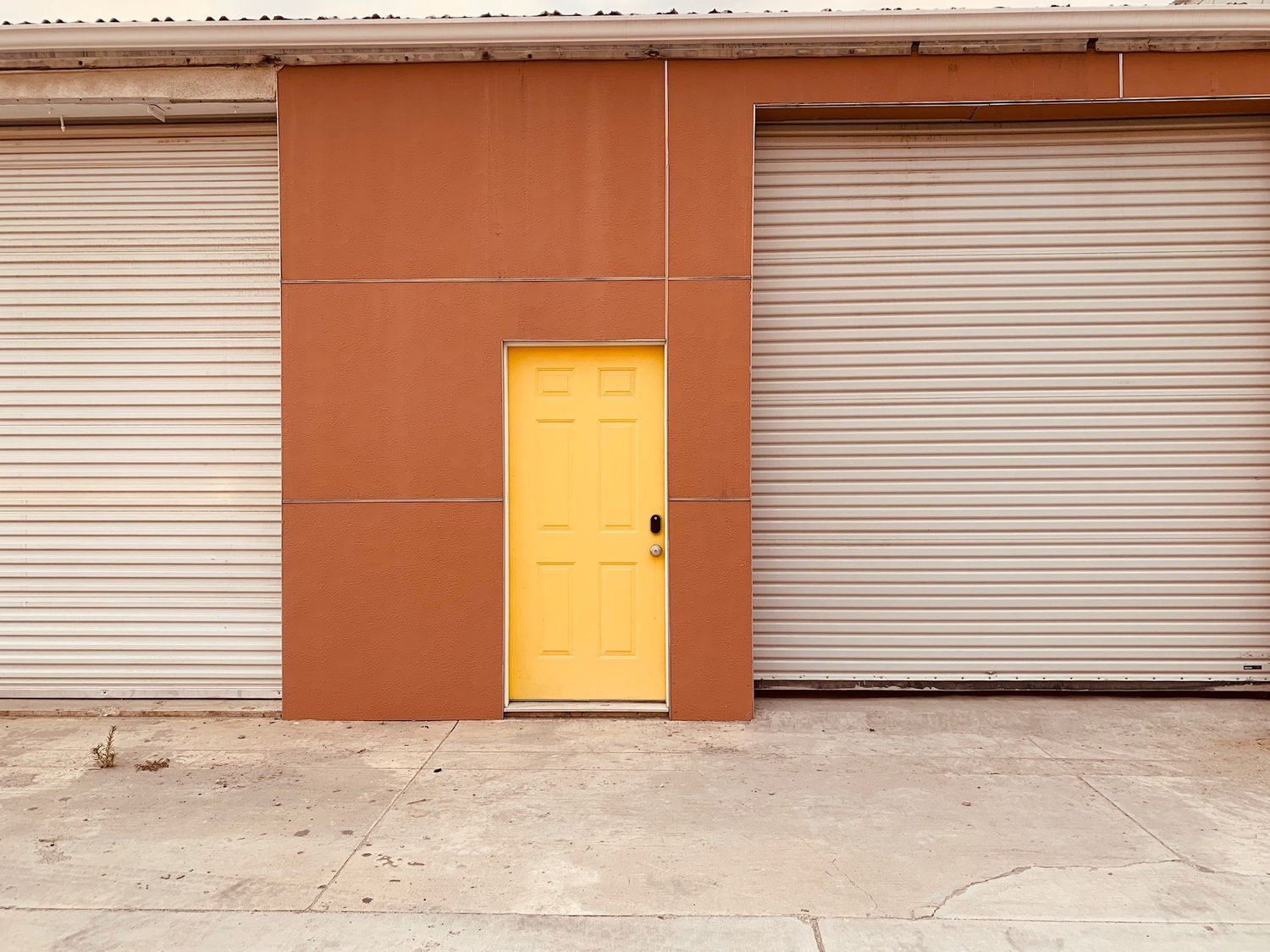 simply staging  8500 sqft yellow warehouse door