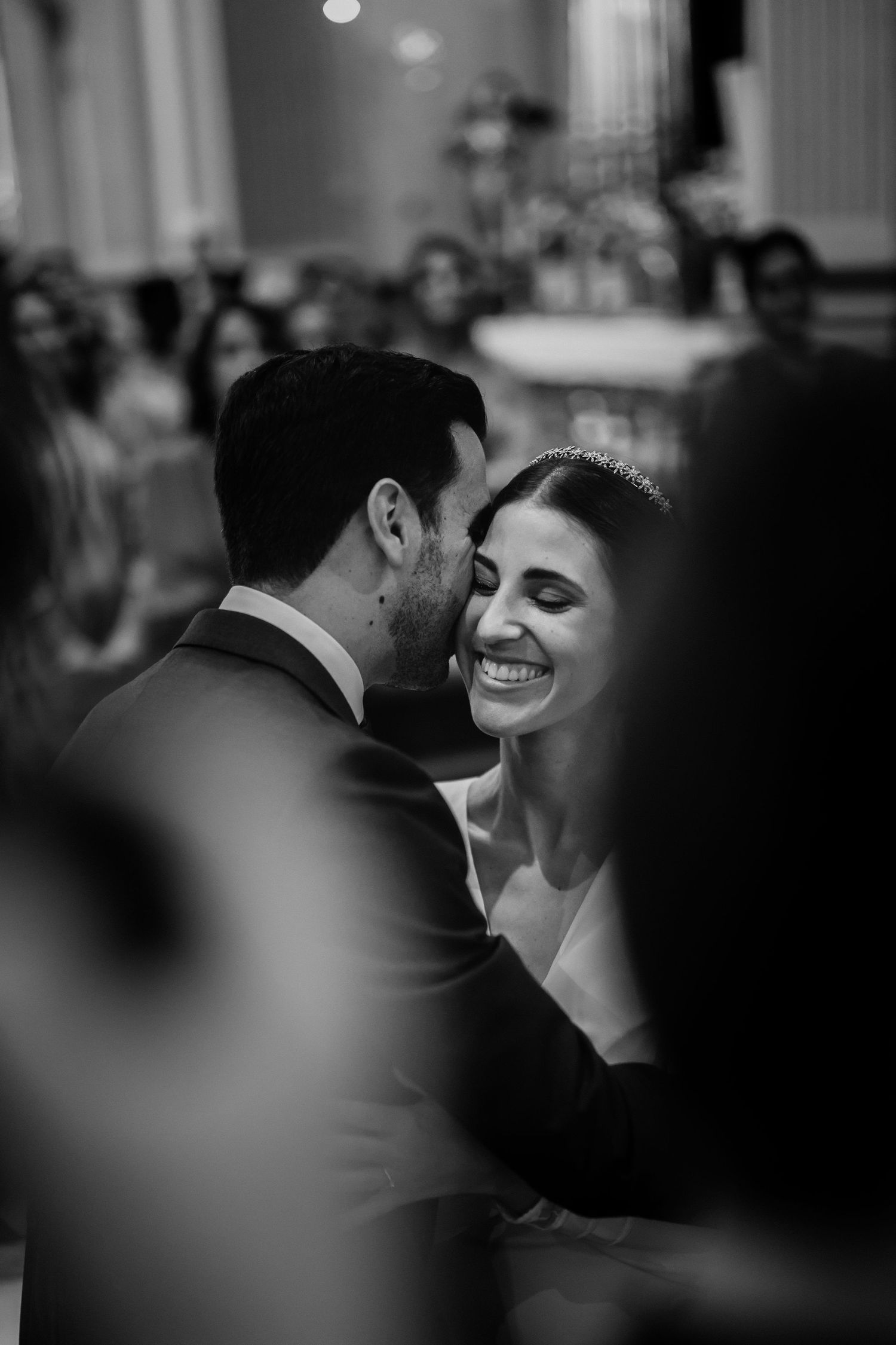 Pareja de novios en boda en Sevilla