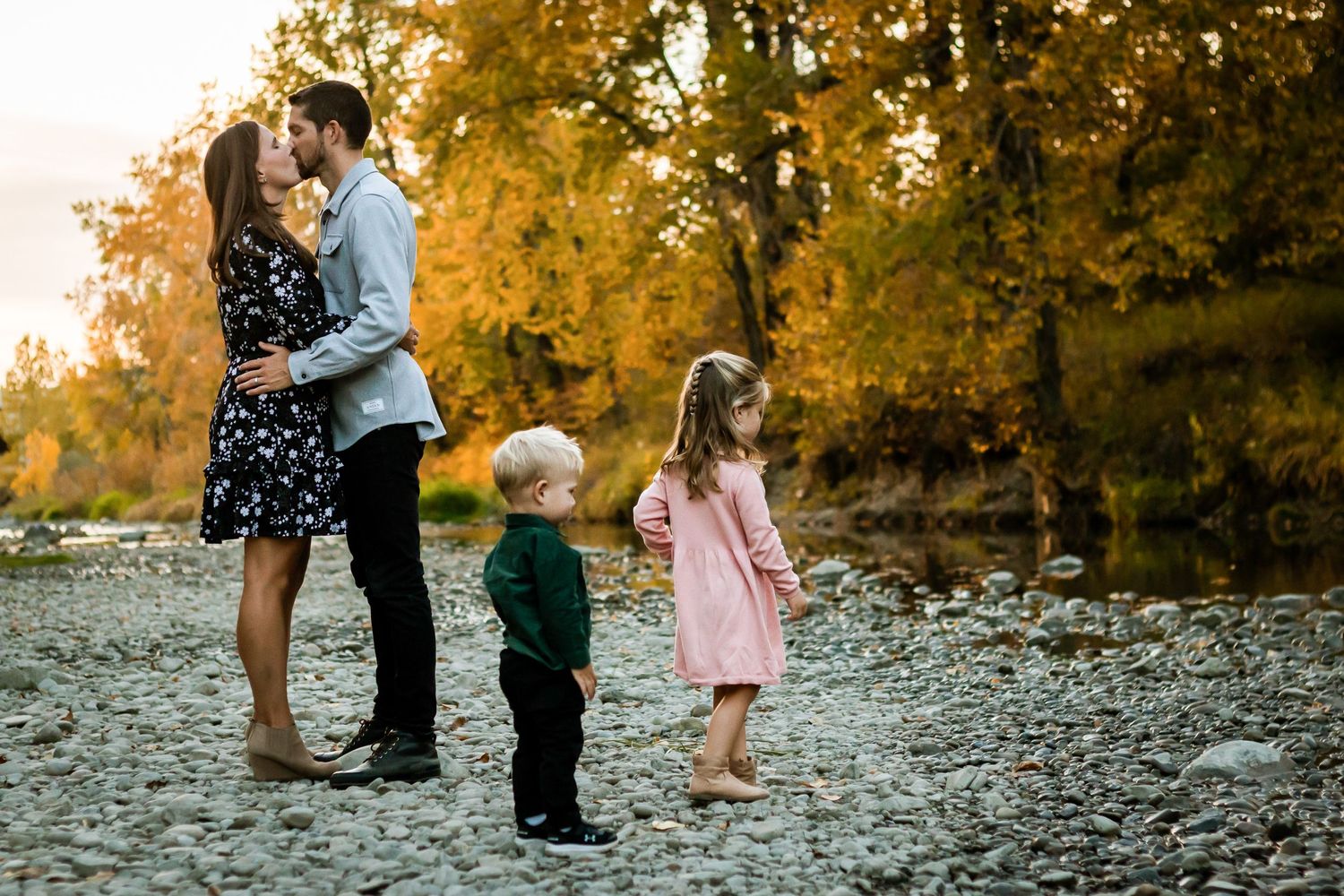 Beautiful fall family photos at Fish Creek Park in Calgary Alberta by lifestyle photographer Love & Sunshine Photography