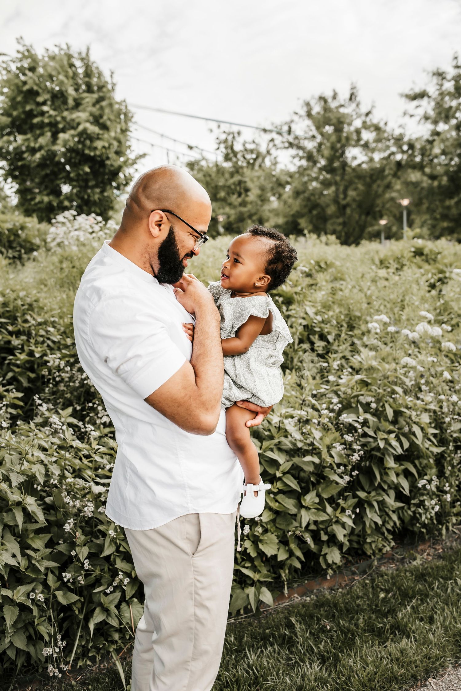 family photo session in downtown cincinnati