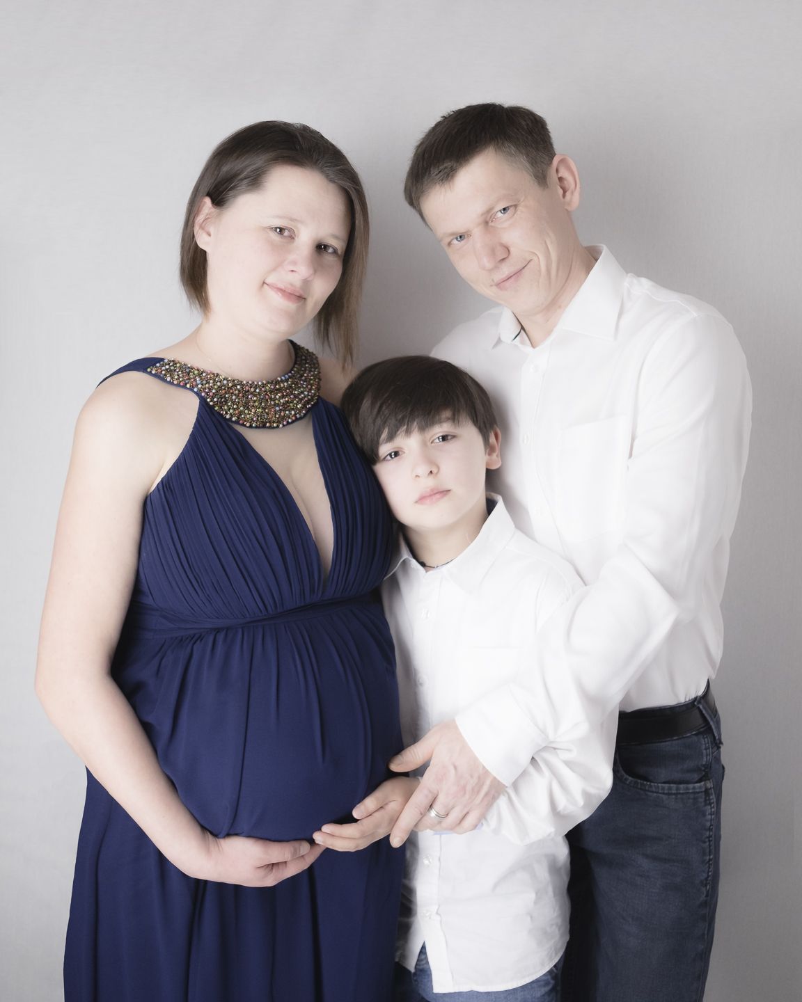 Manchester Cheshire maternity baby children family photo session Cozimoment portraits studio