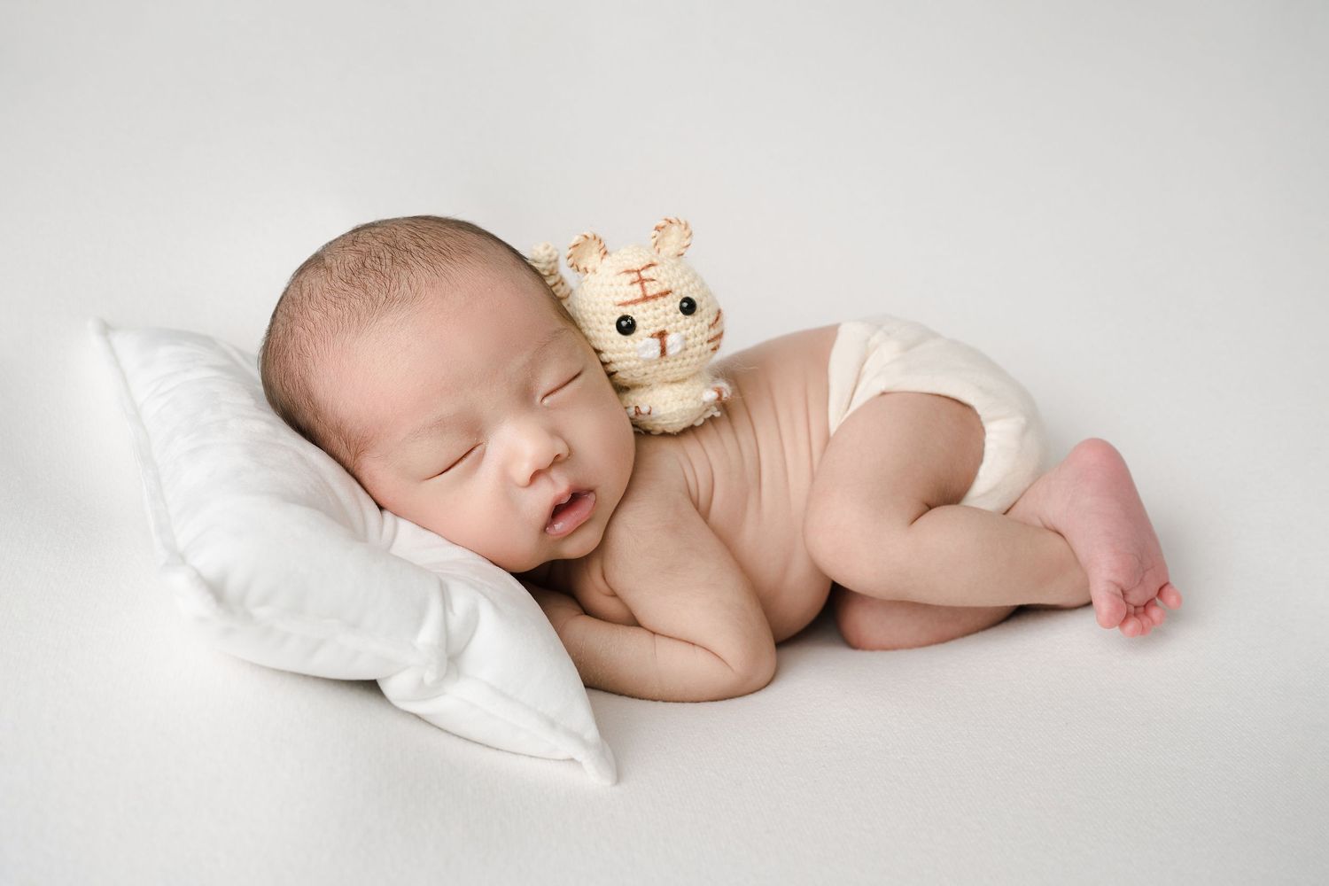 Seattle & Bellevue Newborn & Family Photographer, newborn ,redmond, mercer island, issaquah, sammamish, bothell, eastside,