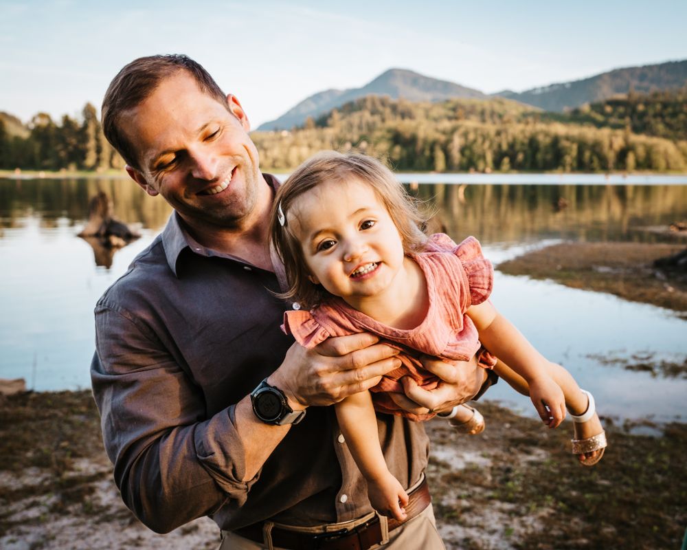 lake family session in Washington State by wander and wild photography