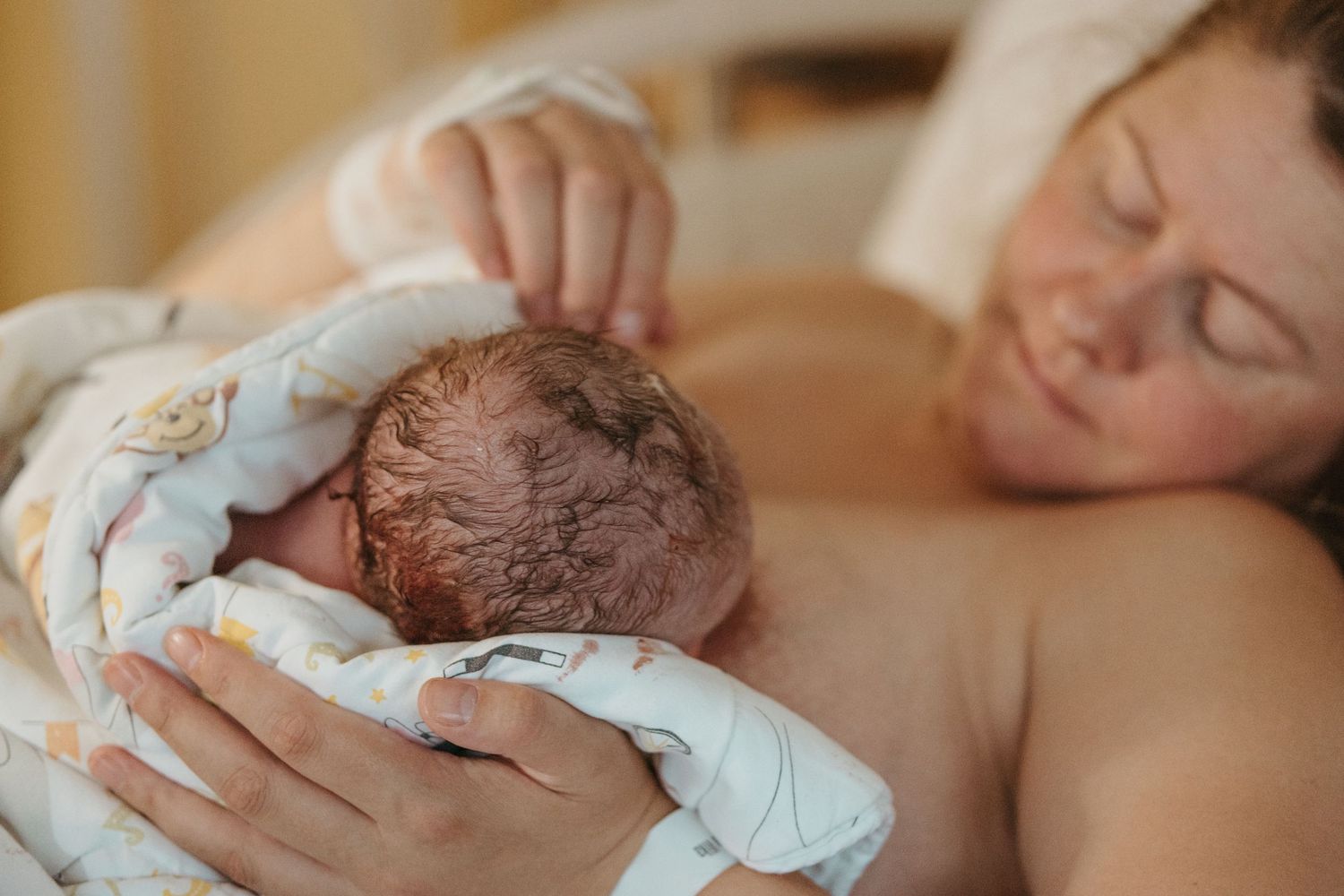 Birth story documenting in Iceland
