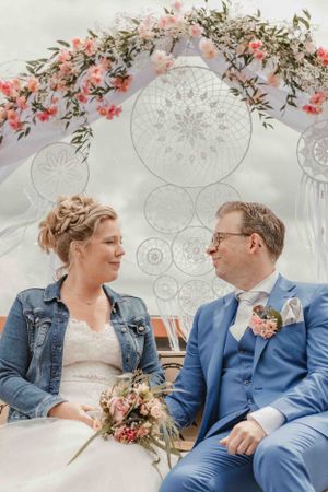 bruid en bruidegom altaar ceremonie