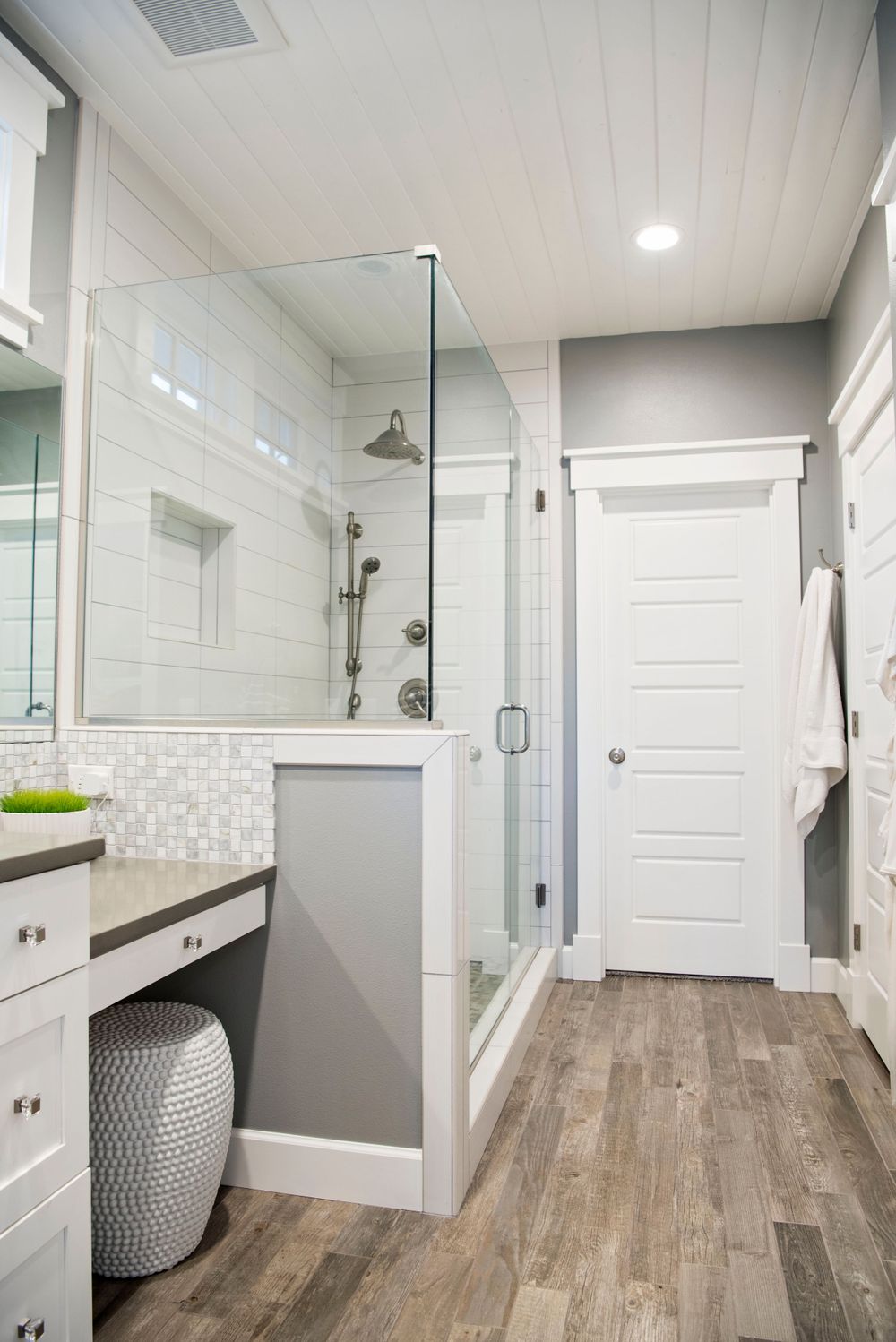 downstairs full bathroom
