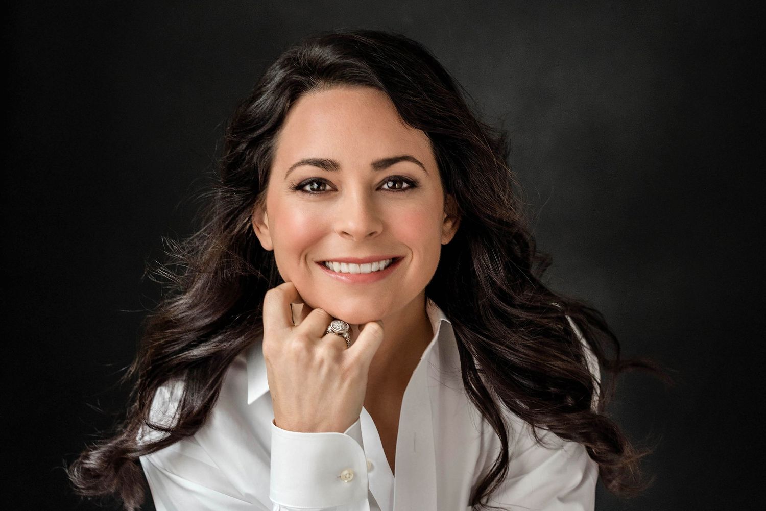 classic- portrait- brunette- white shirt- beauty shot- Charlotte
