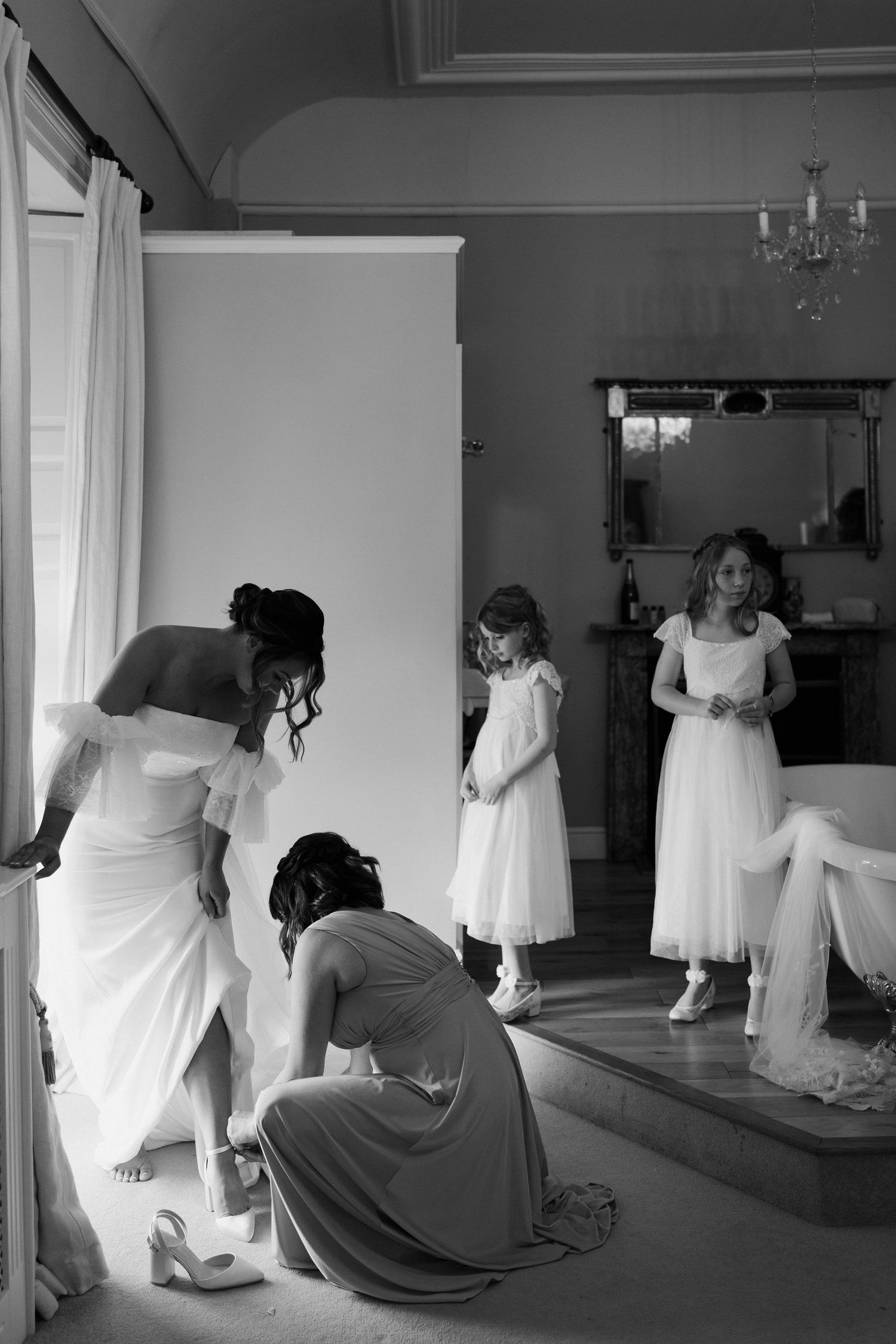 Pennard-house-summer-wedding-bride