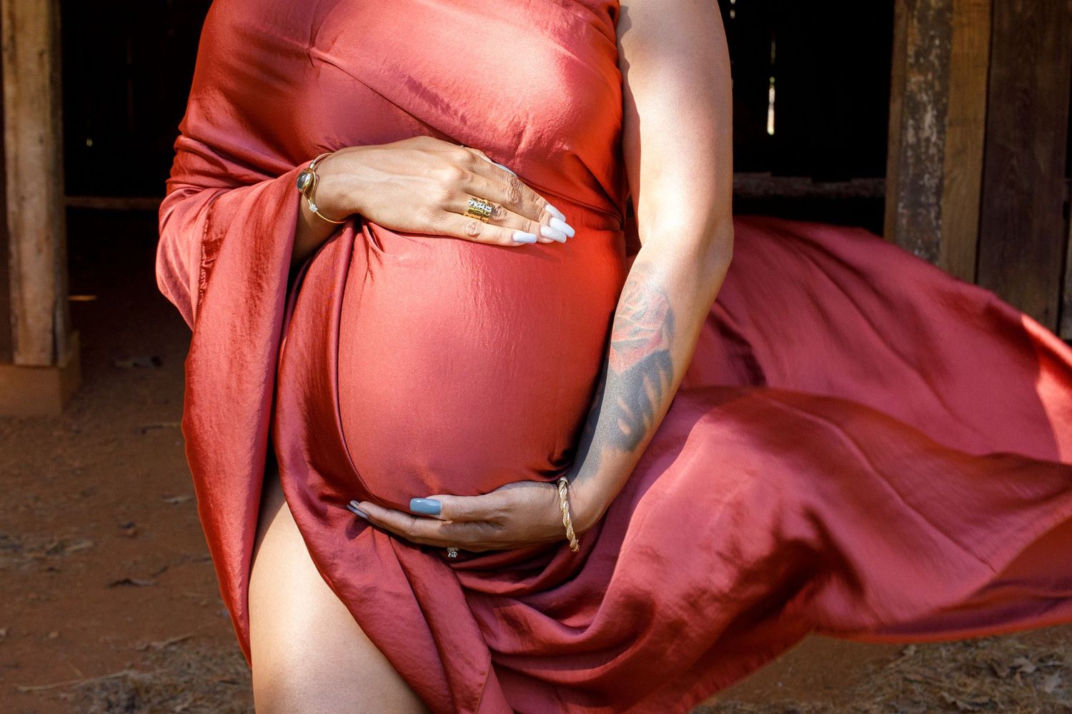 Beautiful Maternity Photo by StylishLe Captured Photography based in Atlanta, GA