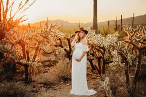 Marana-Tucson-Maternity-Photographer-in-Gates-Pass-AZ-01