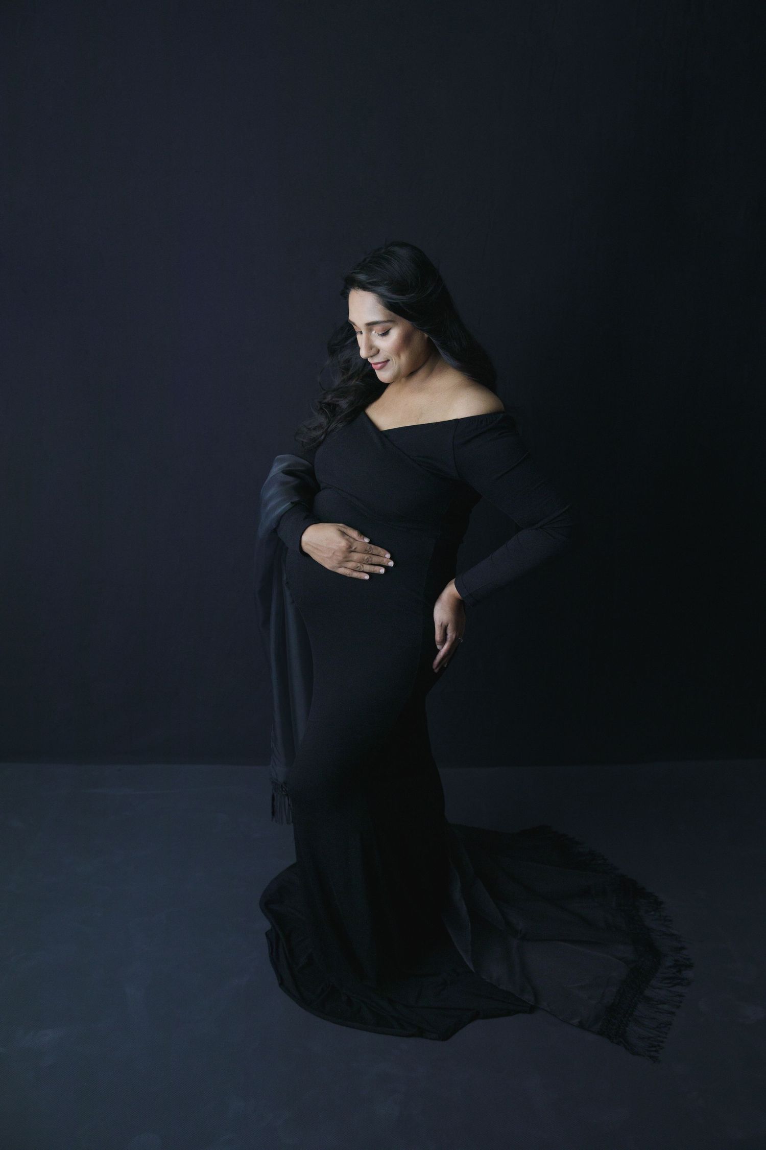 Austin, Texas | Nisa Momin Photographer | Studio Maternity Photographer | Austin Maternity Photographer