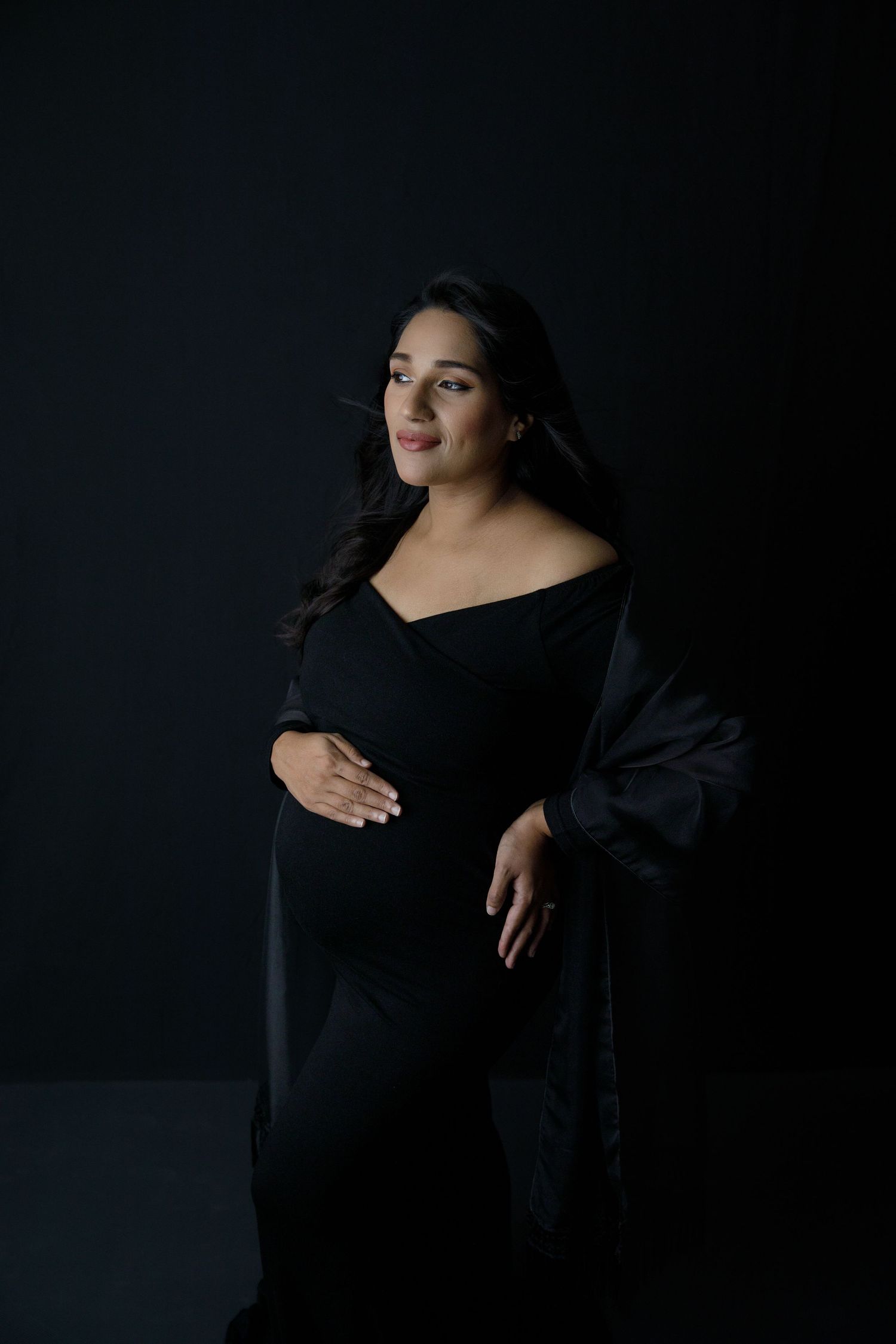 Austin, Texas | Nisa Momin Photographer | Studio Maternity Photographer | Austin Maternity Photographer