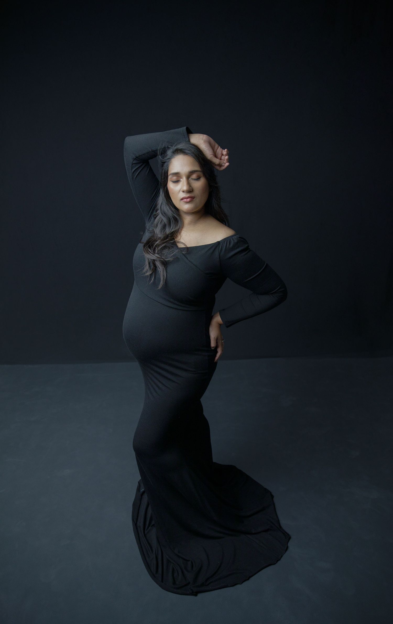 Austin, Texas | Nisa Momin Photographer | Studio Maternity Photographer | Austin Maternity Photographer