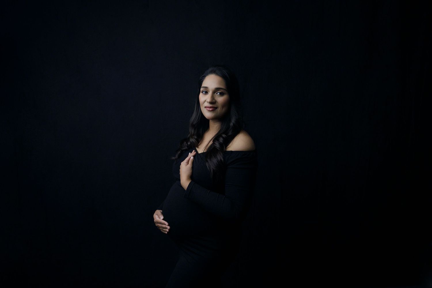 Austin, Texas | Nisa Momin Photographer | Studio Maternity Photographer | Austin Maternity Photographer