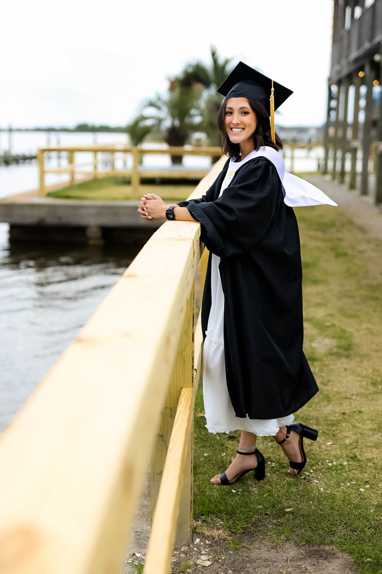 Swansboro high school senior photos. photographer serving Swansboro and carteret county.