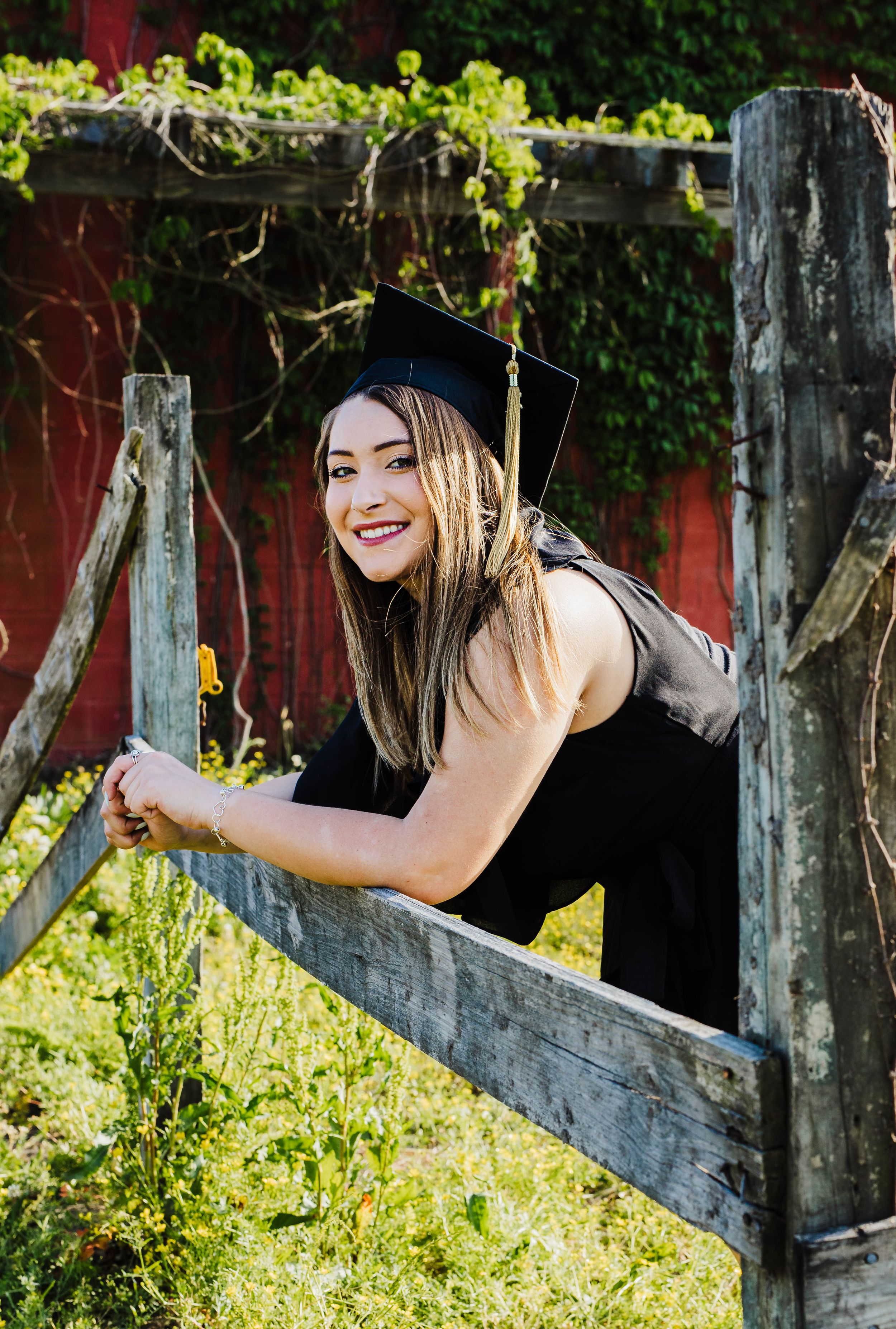 Swansboro high school senior photos. photographer serving Swansboro and carteret county.
