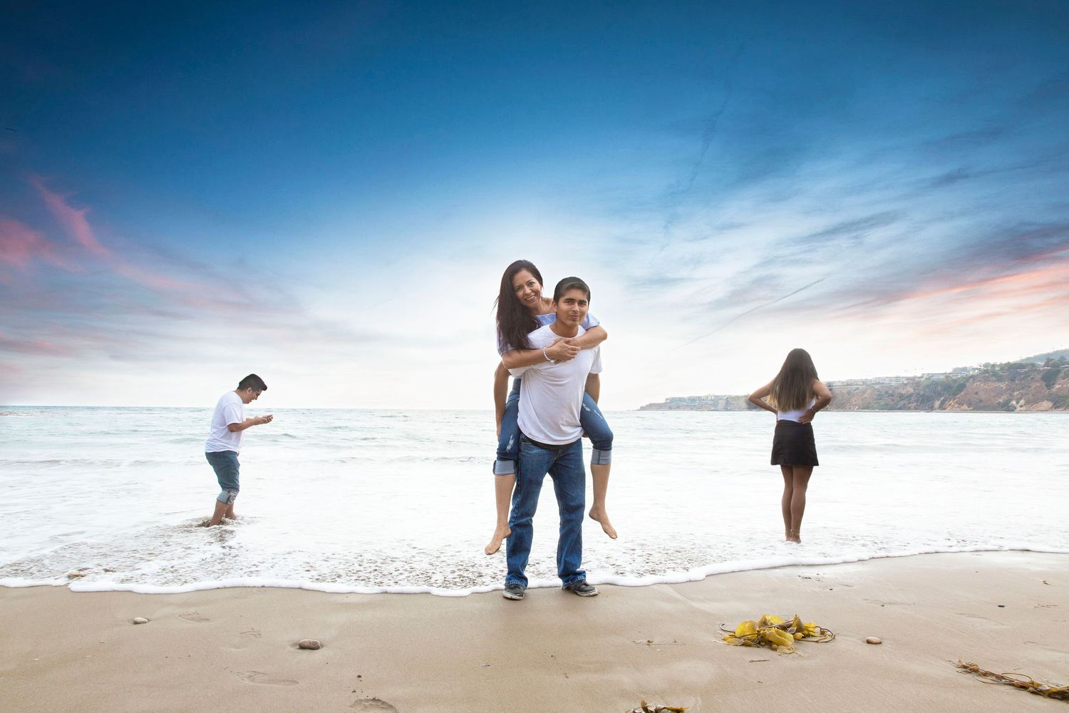 Family Photos; Family mini sessions. Family Photographer.