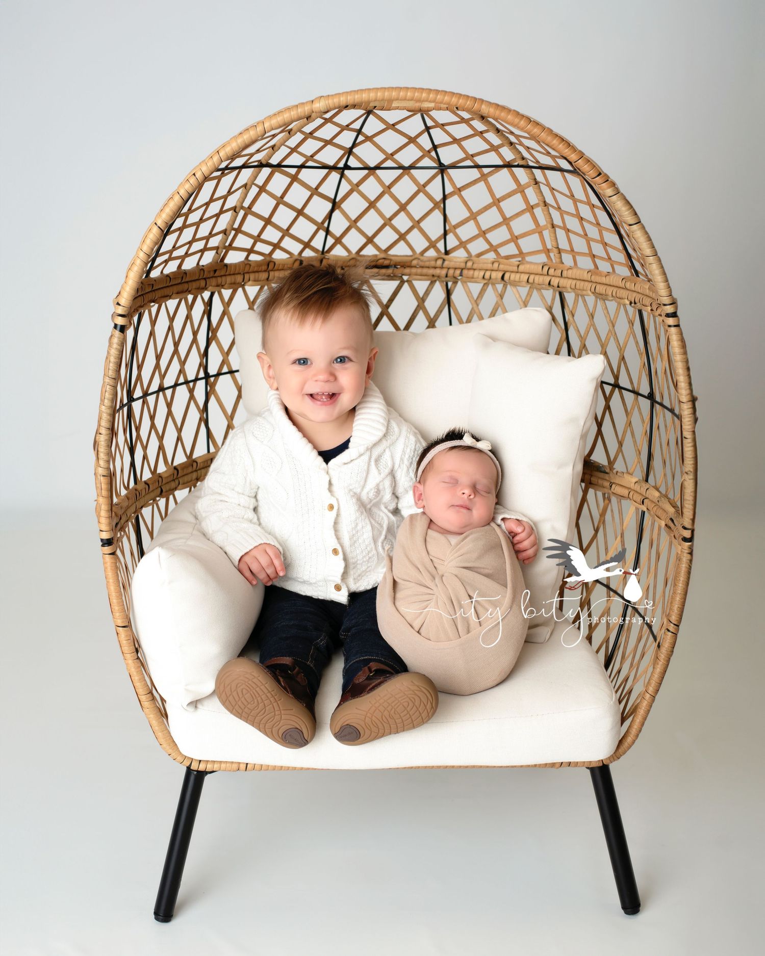 Cleveland Family & Sibling Photographer | Baby Julia & Jack sibling pictures