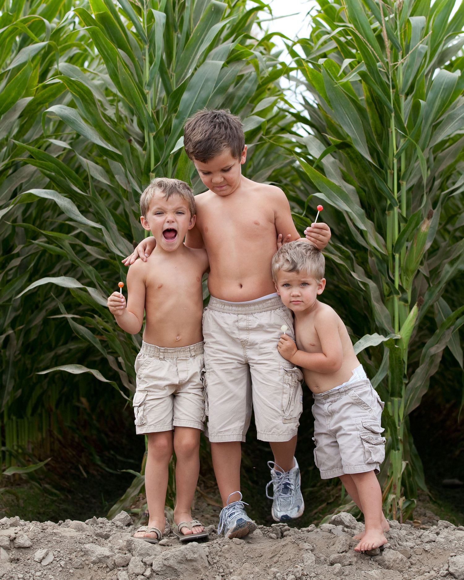 Rhett, Sevee and Cort Johnson in the corn field