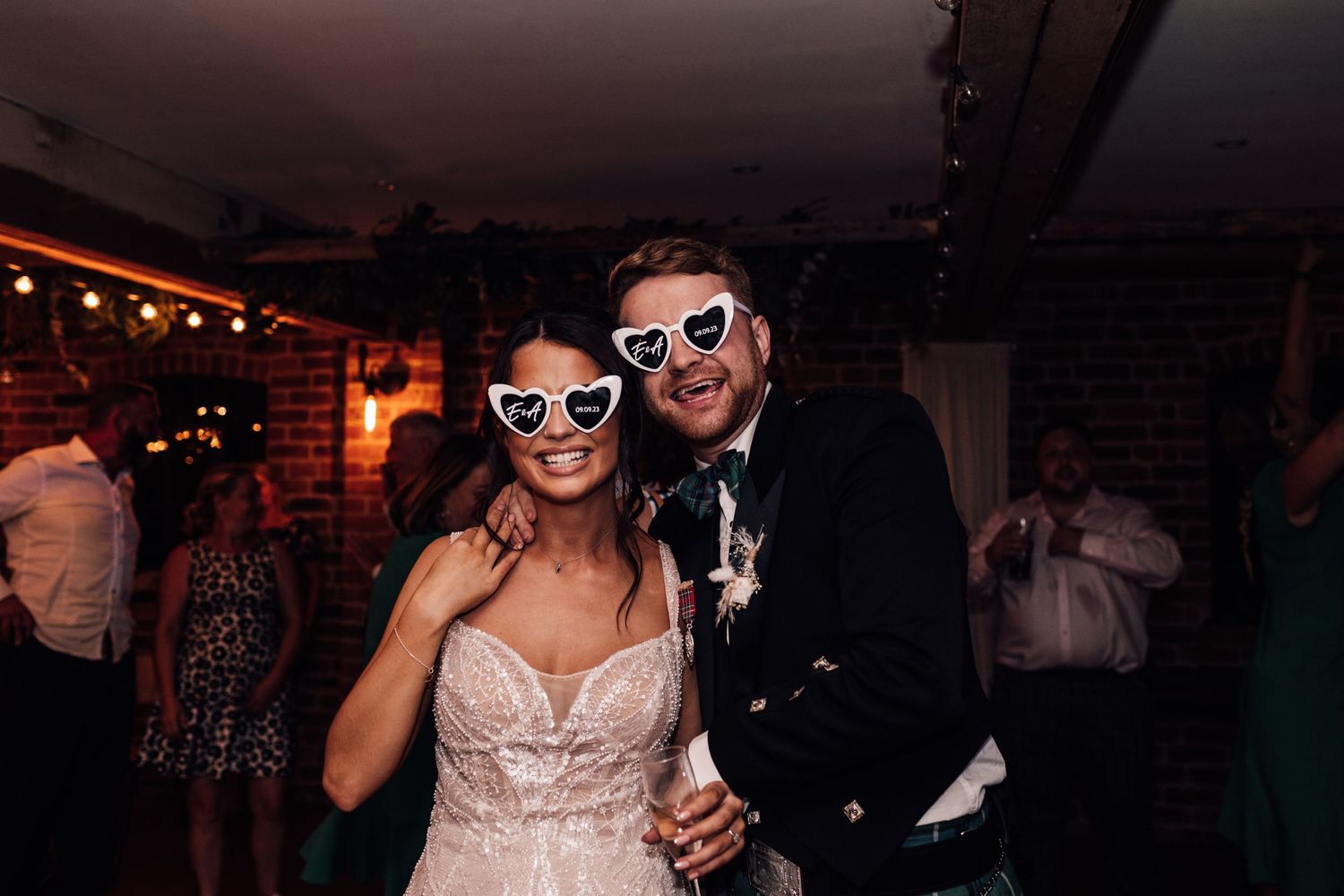 haarlem mill wedding couple with sunglasses