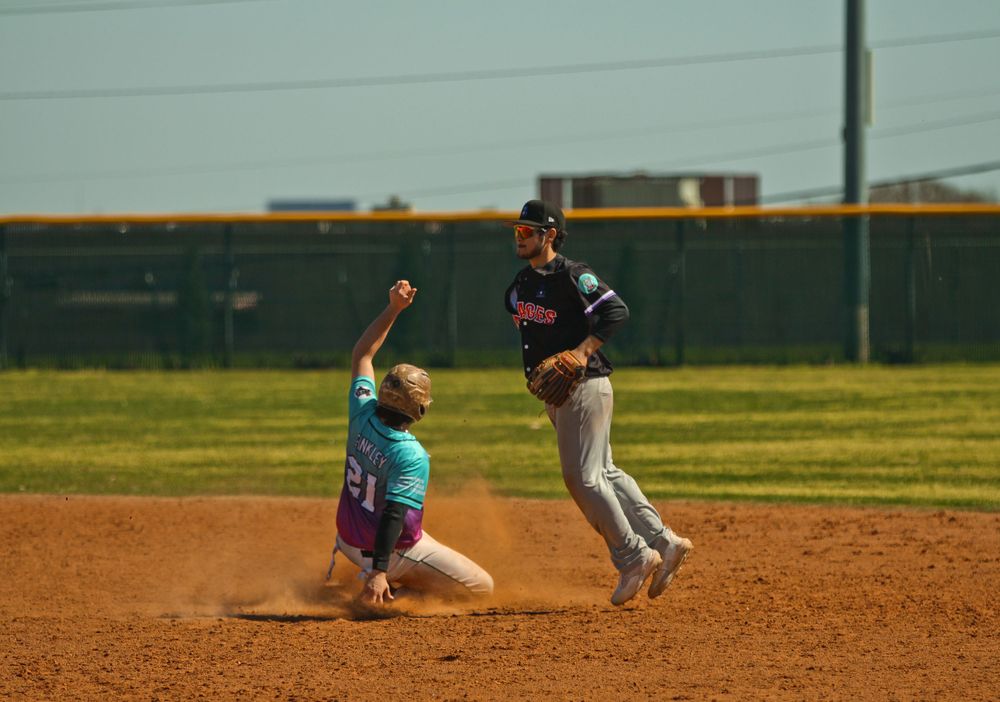 DFW Ravages - Victoria Independent Baseball League games shot by Nicole Banet Photography.