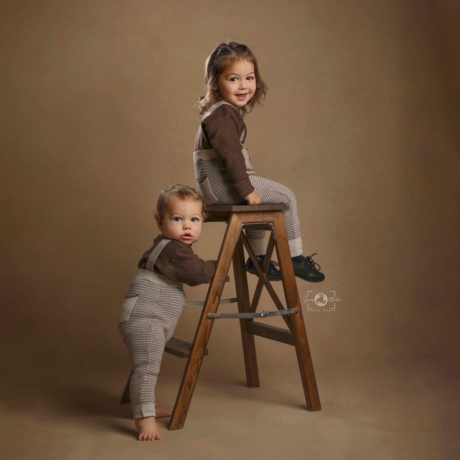 kids photographer near me Lakewood NJ, children's photography near me Lakewood NJ, children's portrait studio, kids portrait studio