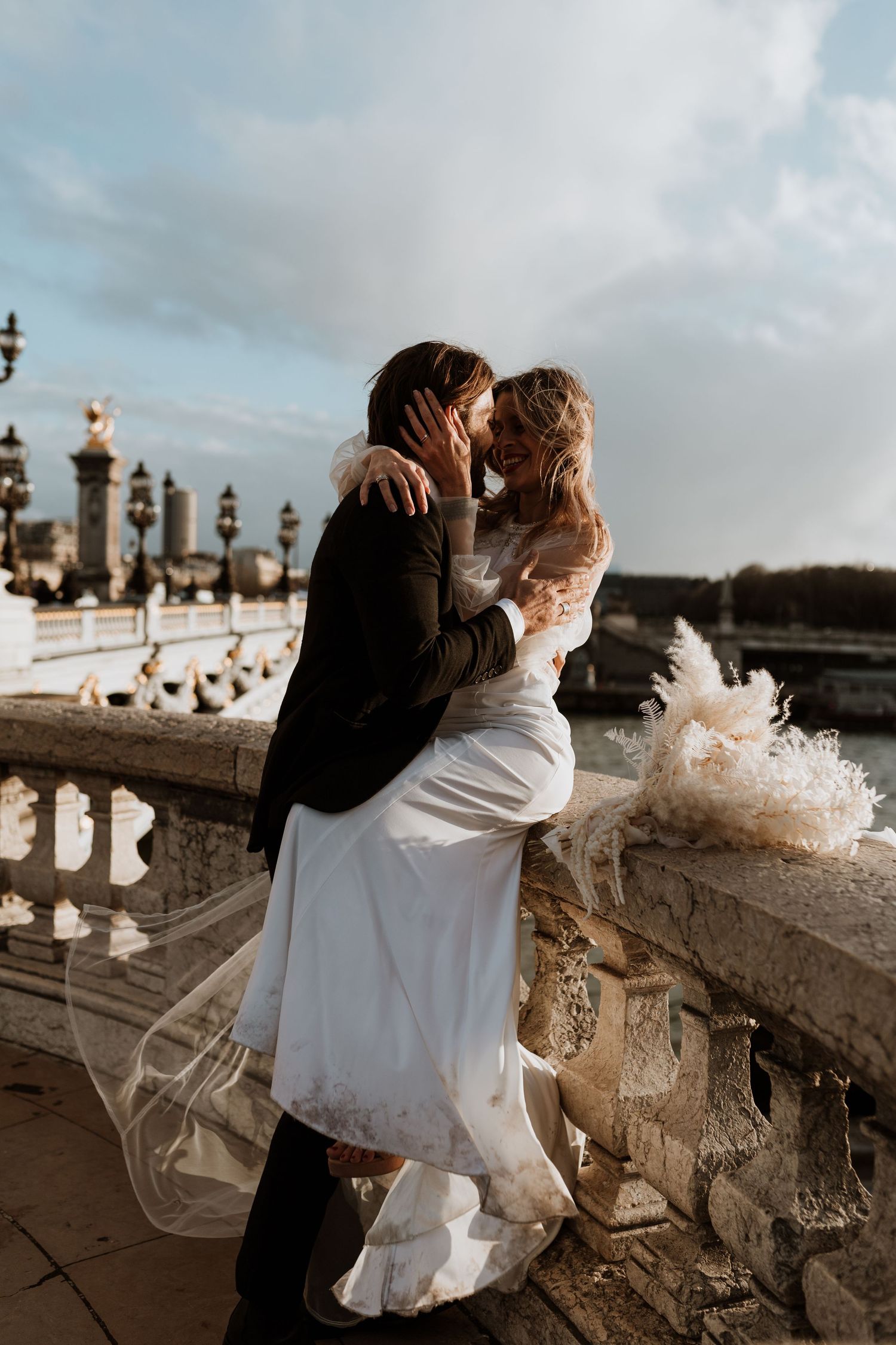 Relaxed natural candid photography in Paris