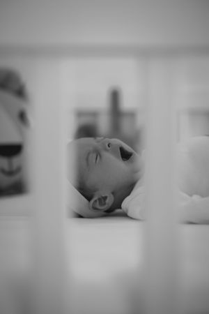 Photographe nouveau-né Suisse romande – Séance lifestyle pour capturer les moments précieux de votre bébé à la maison