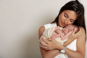 Photographe nouveau-né studio à Neuchâtel – Portraits tendres et doux