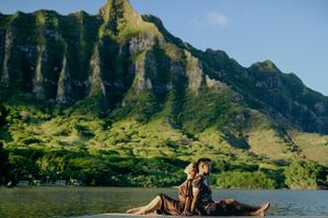 Engagement photoshoot at Kualoa Ranch, Oahu – stunning photographer in Hawaii.