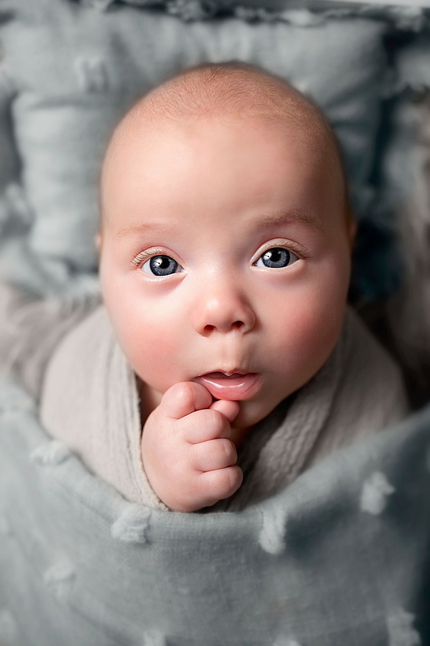 Close-up portrait sequence highlighting sweet expressions and bright eyes.