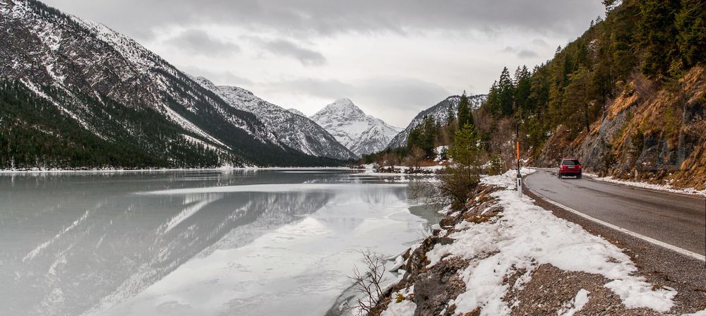 Plansee in Winter, with Land Rover [2016]